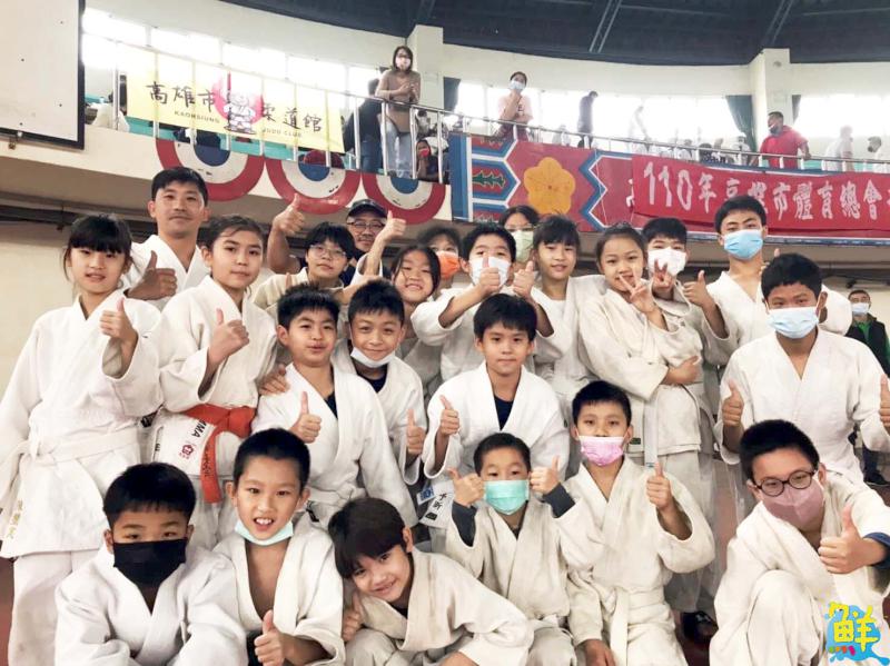 順勢而為 以柔克剛 高雄市柔道館 專業安全 一圓您的柔道夢!