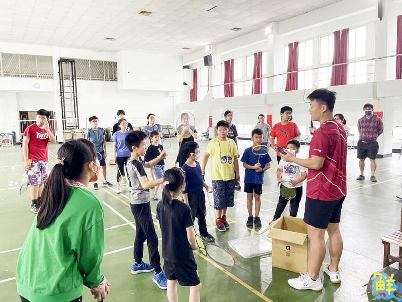 高雄羽球教學龍頭羽龍共舞 國家A級教練引領揮拍 成就你的羽球夢