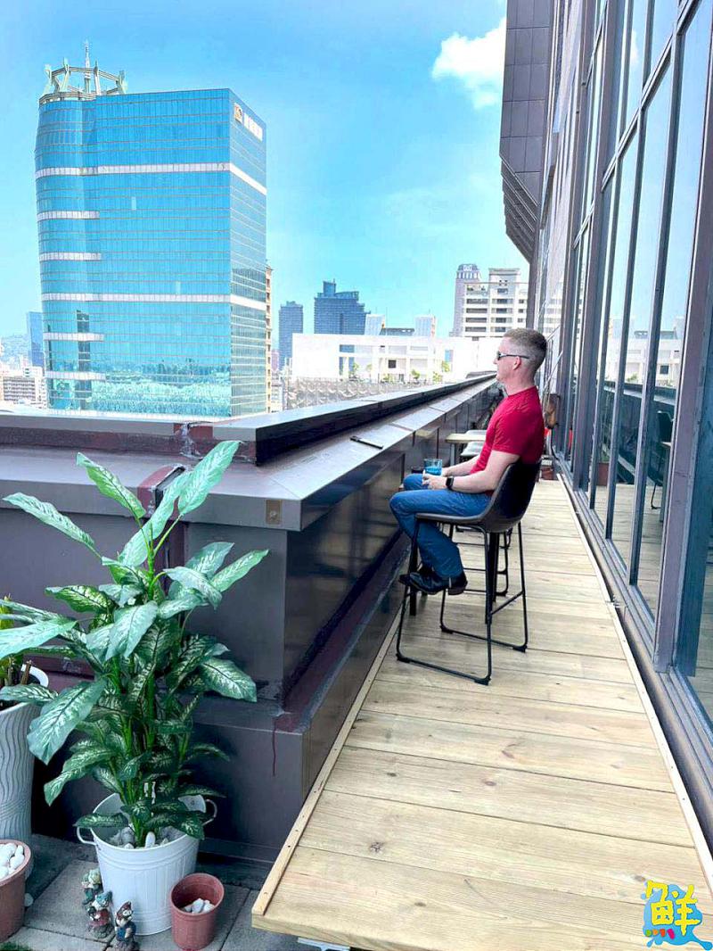 高雄地標!百元消費 百萬美景 百萬港景咖啡廳 在咖啡香中品味高雄之美