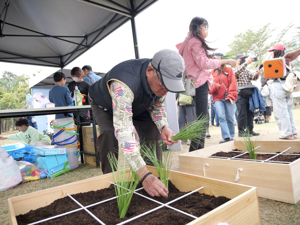 高雄米食節 蛇(什)麼都好吃 中央公園成為熱鬧的米食博覽會