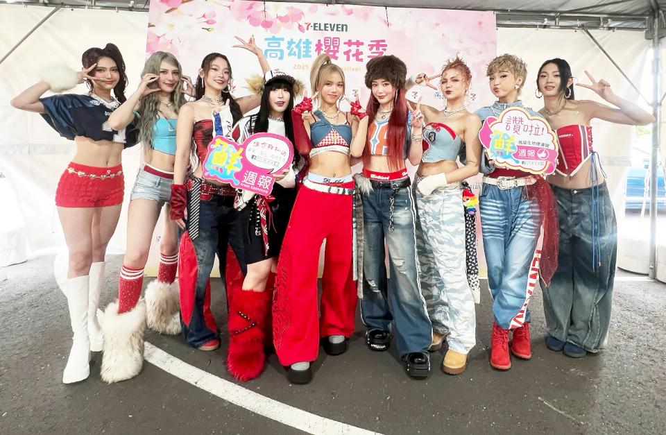 【第308期】台灣9人女團HUR+現身前鎮百貨商圈 參與超浪漫音樂節高雄櫻花季饗樂樂迷