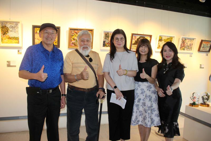 花苑京文藝學會、圳石文創開發與花共舞流浪動物公益展 部分義賣所得挹注流浪動物