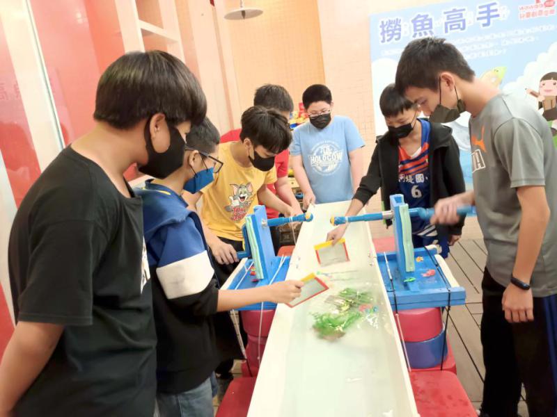 河堤國小攜手敬典文教基金會玩屋 學童挑戰創意闖關迎兒童節