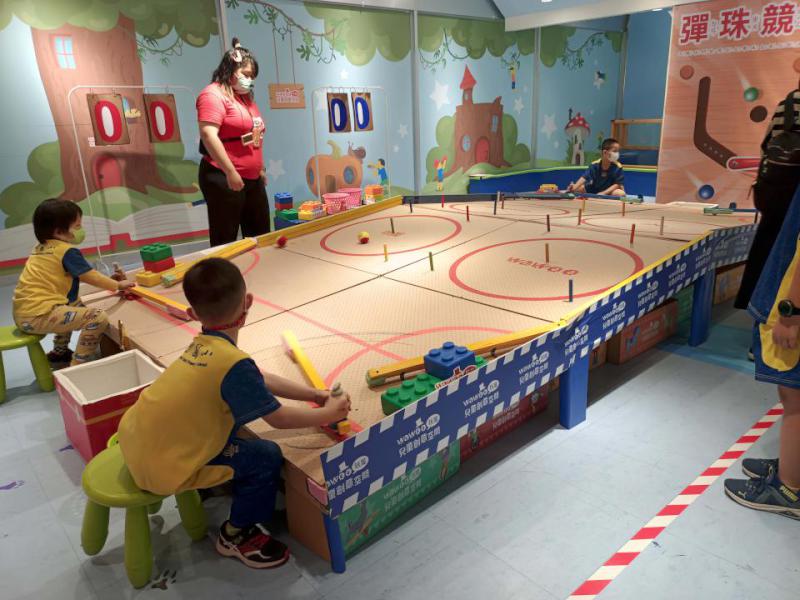 河堤國小攜手敬典文教基金會玩屋 學童挑戰創意闖關迎兒童節