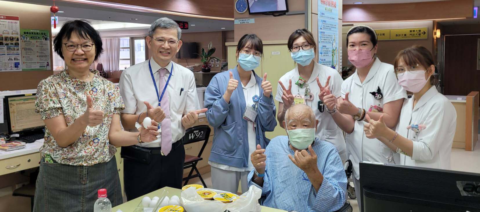 高榮院長陳金順贈各單位同仁飲品 慰勉端午連假續堅守崗位