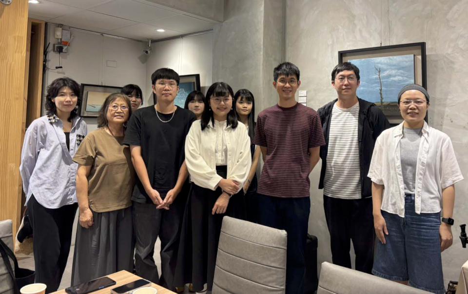 高市新思惟人文空間扶植藝術新秀姚思妤 9幅膠彩畫帕莎蒂娜烘焙文化店邀賞