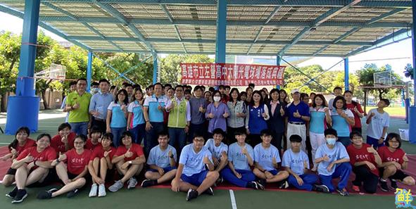 高市左營高中太陽能光電球場啟用 便利師生活動年發電量逾60萬度