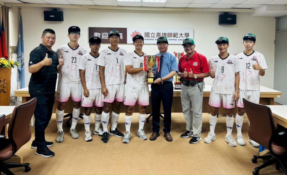 高師大男足隊大專校院運動聯賽奪冠晉升二級 女排隊連4年鍍銅獻獎母校