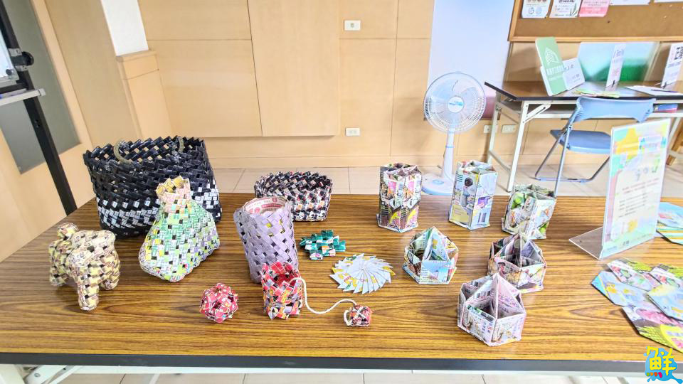 廣告紙也能玩創意!左營圖書館「紙的永續 循環再生」&橘綺卡の六角形置物盒 帶學員以巧手落實環保