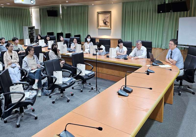 高大財法系主任張永明領軍稅法各論修課生 訪高雄高等行政法院旁聽訴訟、廉政宣導