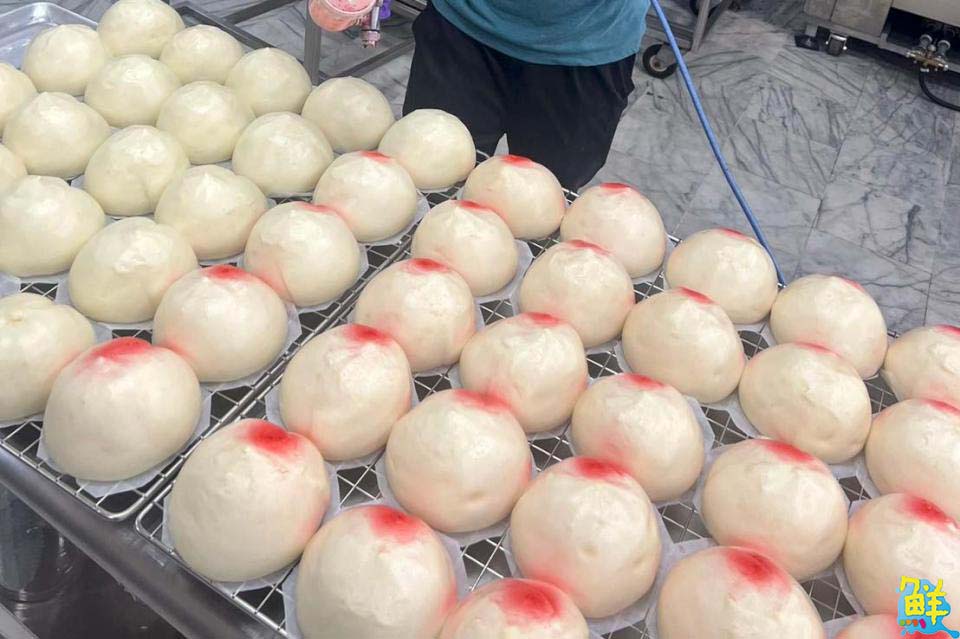 神明尚愛這味 純天然ㄟ壽桃唯一指名 純榮西點麵包