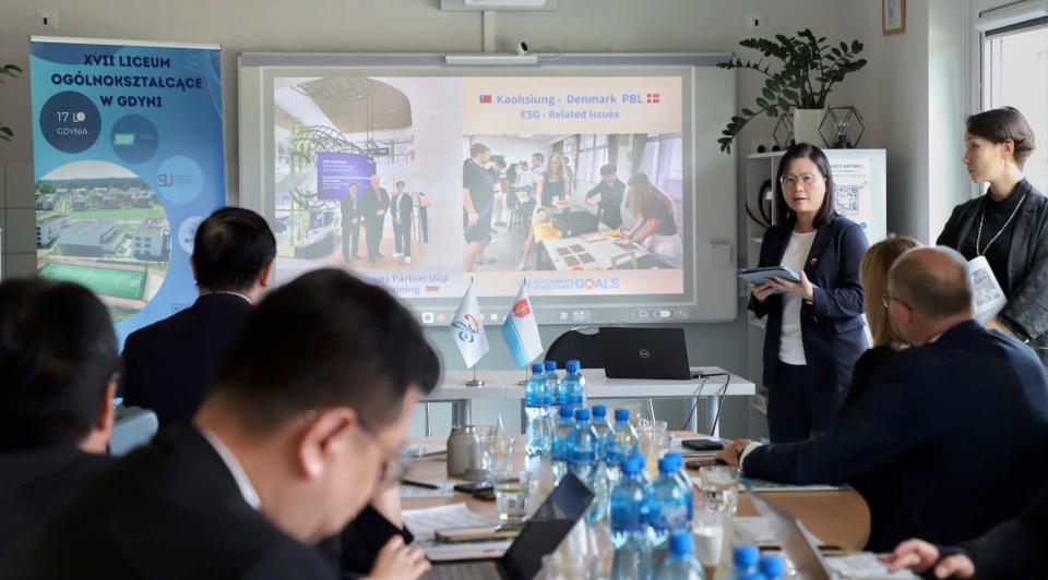 高市府出訪波蘭格丁尼亞第十七中學 見證高市6高中職結盟格市6高中職校