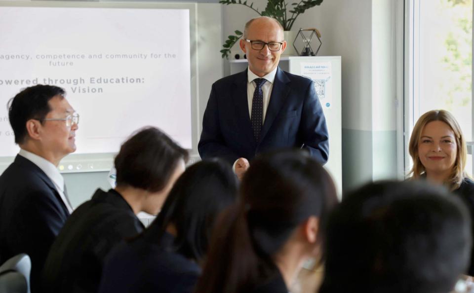 高市府出訪波蘭格丁尼亞第十七中學 見證高市6高中職結盟格市6高中職校