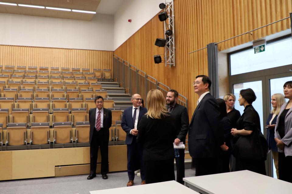 高市府出訪波蘭格丁尼亞第十七中學 見證高市6高中職結盟格市6高中職校