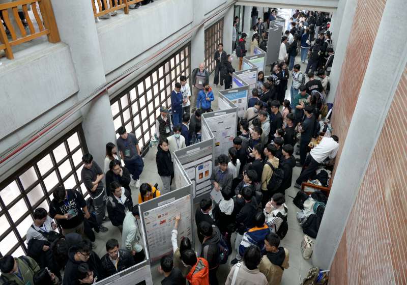 為期三天2025台灣物理年會暨國科會計畫成果發表 21國逾百名學者齊聚中山大學
