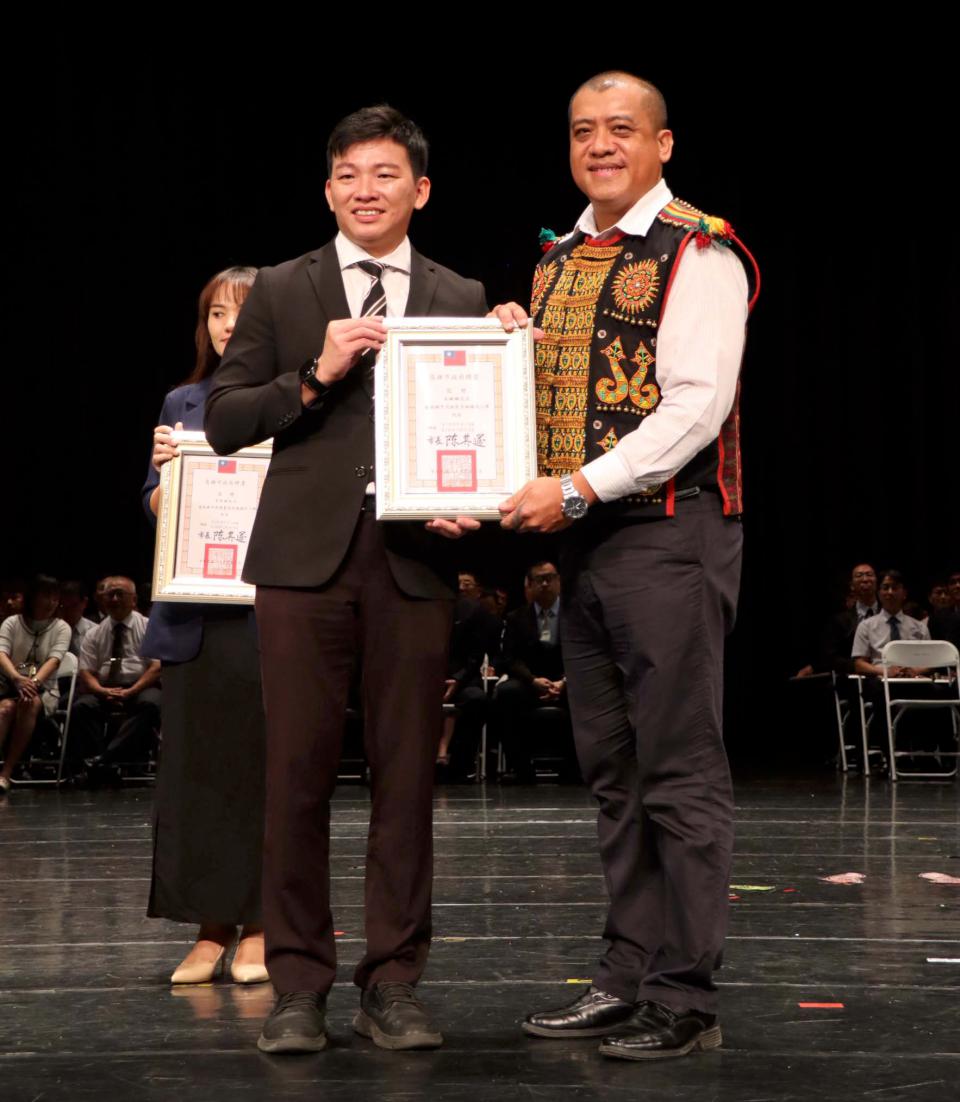 高市高中以下學校114學年度新卸任校長布達交接 李懷仁感謝專業領導無私奉獻