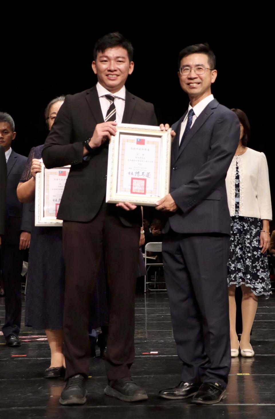 高市高中以下學校114學年度新卸任校長布達交接 李懷仁感謝專業領導無私奉獻