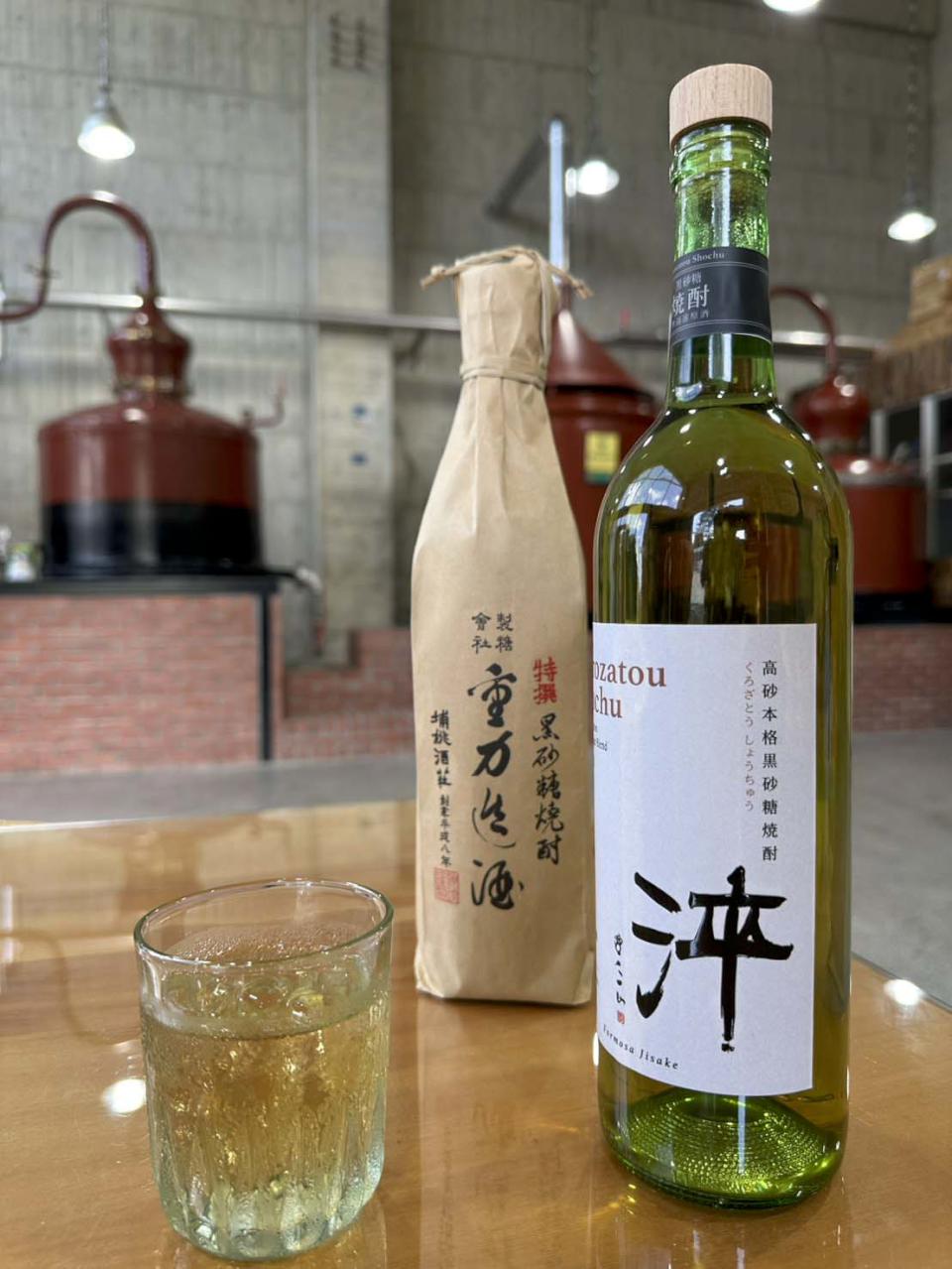 2025年布魯塞爾世界烈酒大賽 高餐大師陳千浩攜手酒莊研發黑砂糖燒酎奪金