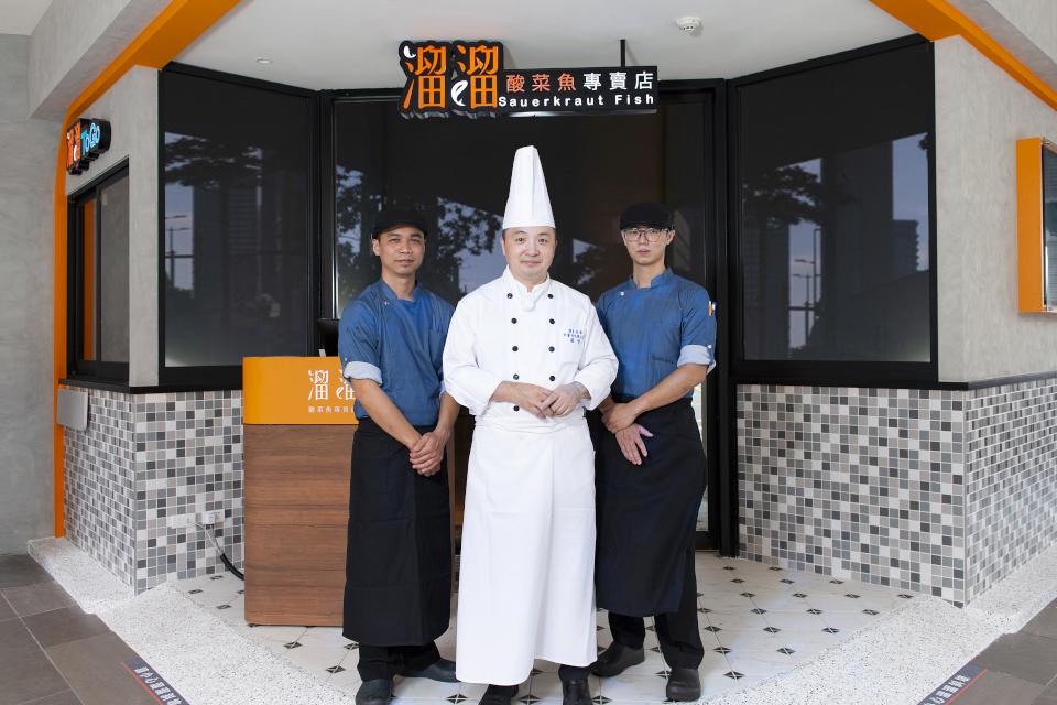 溜溜酸菜魚專賣店首家街邊店開幕!營業延長至11點半搶攻宵夜市場