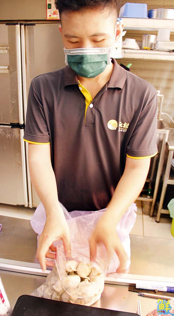 元餃-煎餃、酸辣湯專賣店  創新獨家口味  皮薄餡足肉汁多