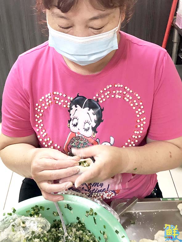 元餃-煎餃、酸辣湯專賣店  創新獨家口味  皮薄餡足肉汁多