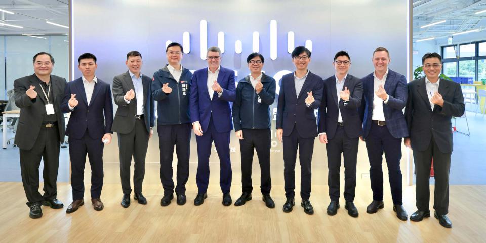 跨國綜合技術企業攜手科技商 人工智慧物聯網生態系發展基地暨研發中心進駐亞灣