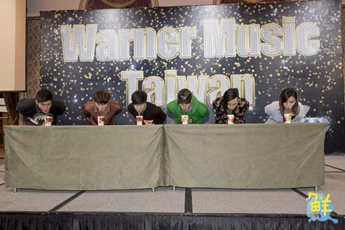 華納音樂2017年尾牙 現場星光熠熠華納 四大天王重甩千萬 華納音樂大中華區總裁陳澤杉豪氣再加碼300萬 總獎金達1300萬