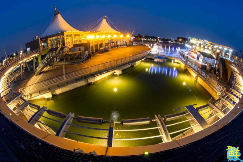 浪漫港都夜太美  一起來高雄放閃520！