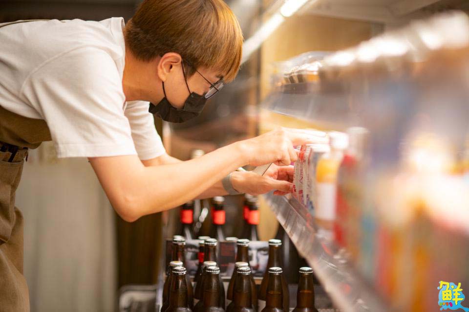 唎酒師施展日料魔法 平凡五金行帶客翱翔清酒世界