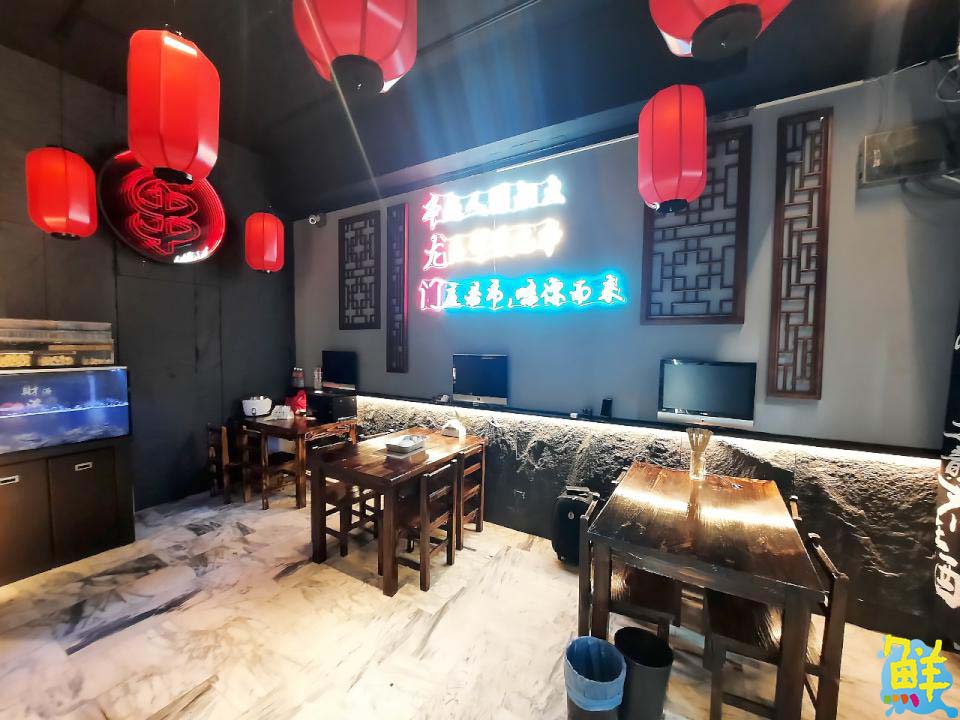 越夜越嗨!制霸宵夜時段 串龍門 烤串 烤魚 烤蝦 銅板價吃出串燒新高度