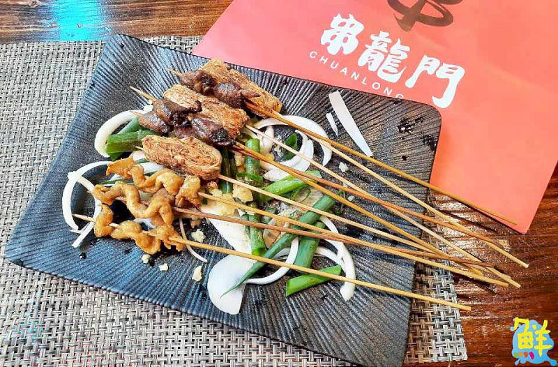 越夜越嗨!制霸宵夜時段 串龍門 烤串 烤魚 烤蝦 銅板價吃出串燒新高度