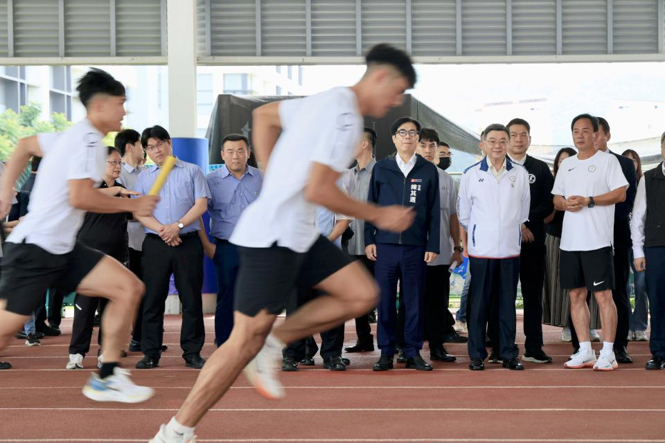 陳其邁陪同卓揆視察2025世大運中華隊訓練整備 傾聽選手心聲需求預祝締造佳績