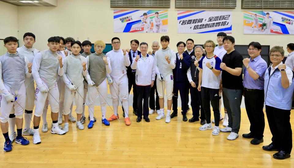 陳其邁陪同卓揆視察2025世大運中華隊訓練整備 傾聽選手心聲需求預祝締造佳績