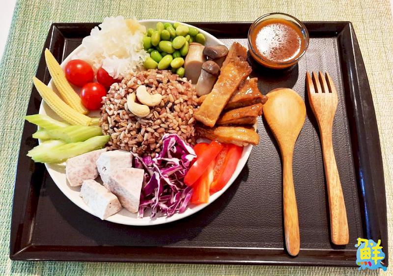 從一杯綠果昔開始改變生活!To Be Smoothie高雄文化店 健康輕食也能很豐富