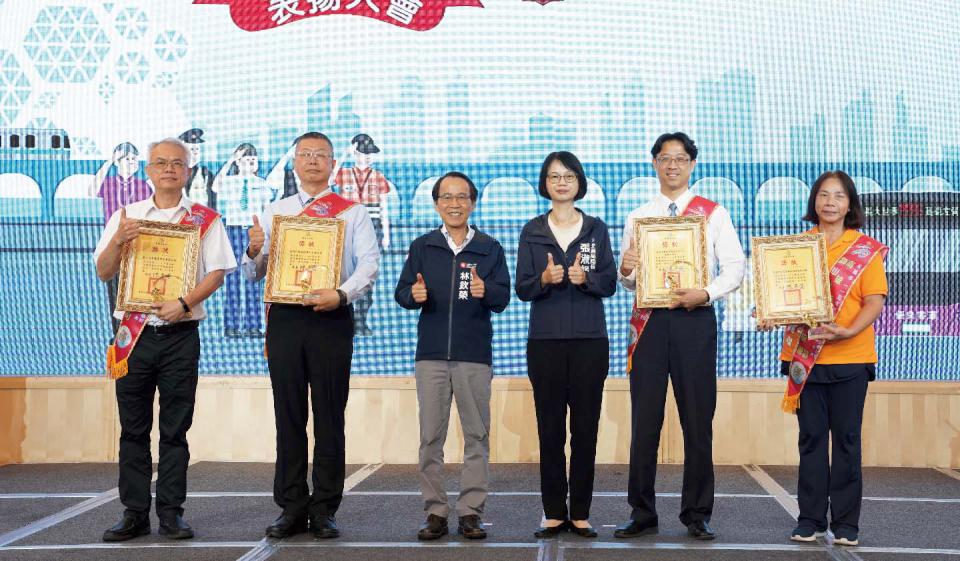 高市52名績優交警義交公車捷運輕軌駕駛輪船長獲表揚 同步嘉勉其他績優人員機構