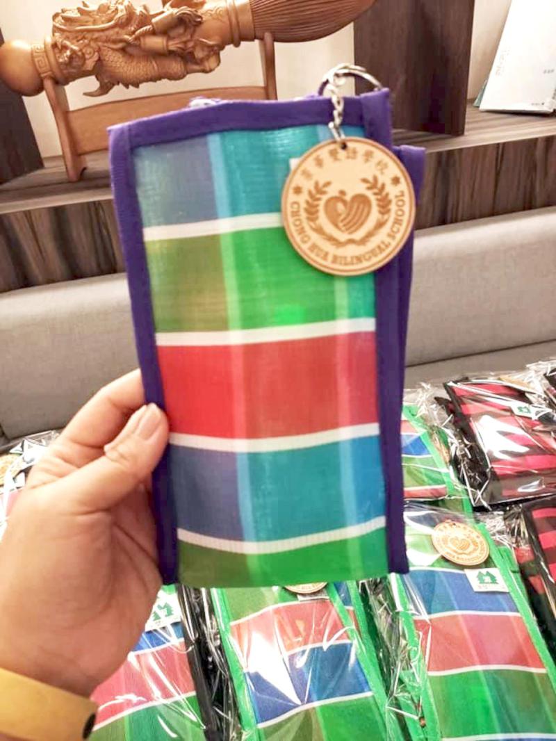 【第268期】源茂塑膠行屹立高市三鳳中街46年 第二代跨足文創市場開發咬錢袋