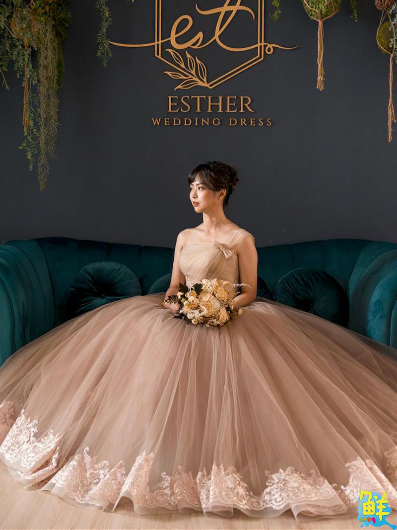 讓您的每次出席 都驚豔全場 艾絲特手工婚紗引領禮服新風範