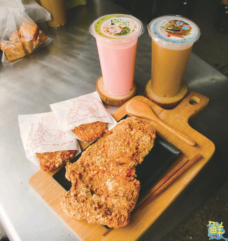 比臉大的雞排!?底加啦~ 楠梓人天天報到ㄟ阿鳳早餐 幫您補充滿滿元氣