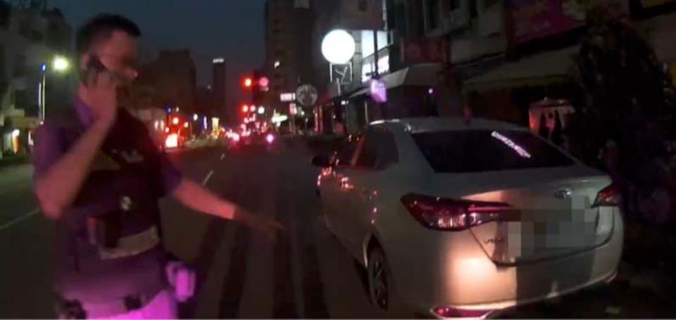 高市9旬婦疑闖燈穿越路口遭汽車衝撞身亡 三民一警積極查緝肇事者到案
