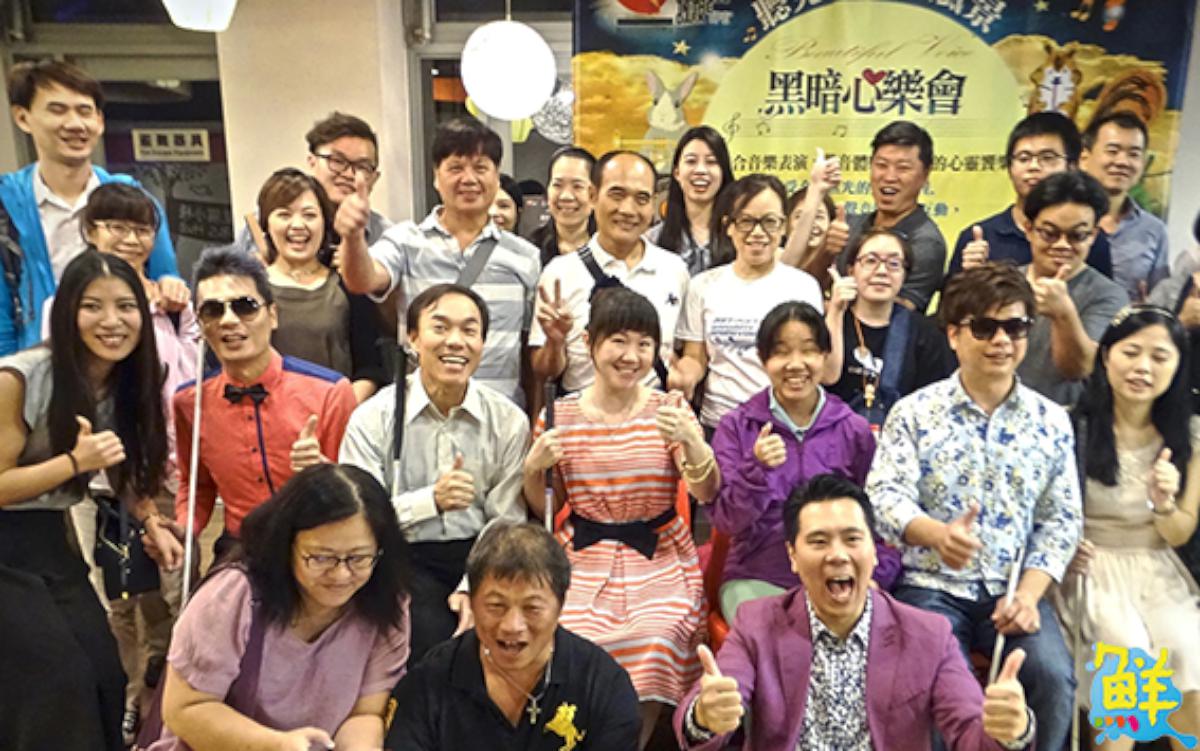 金鐘主持人「邵大倫」秘密現身 黑暗中力挺鋼琴詩人「王俊傑」兄弟情誼無可取代