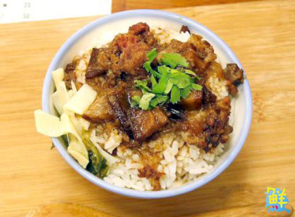 經濟又實惠ㄟ台灣國民美食 京記無刺虱目魚滷肉飯 澎派好料吃不膩