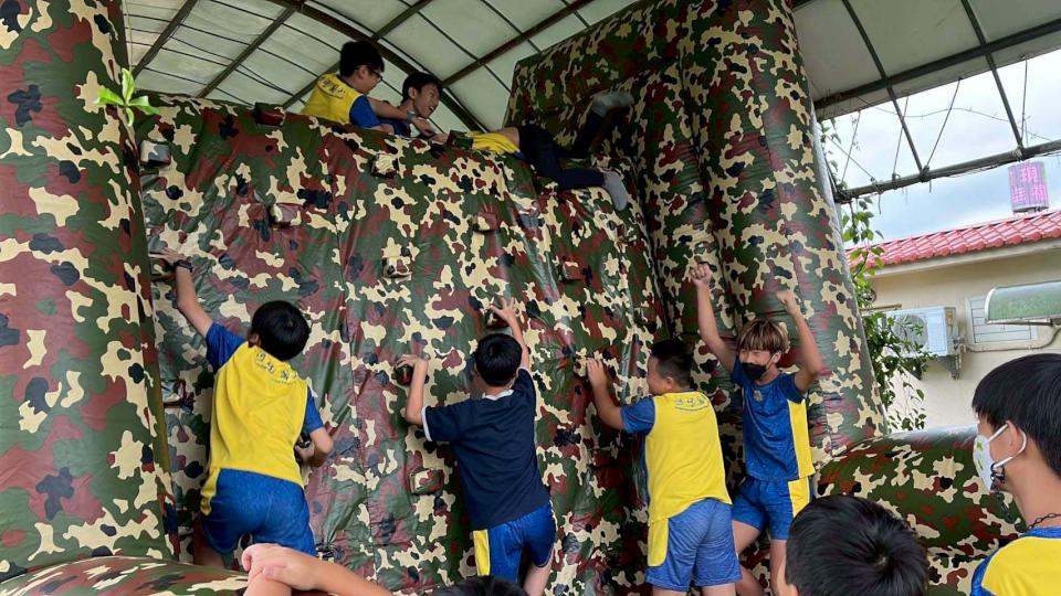 河堤國小前進農場首辦畢業宿營 逾百名親師生參與野炊等系列活動