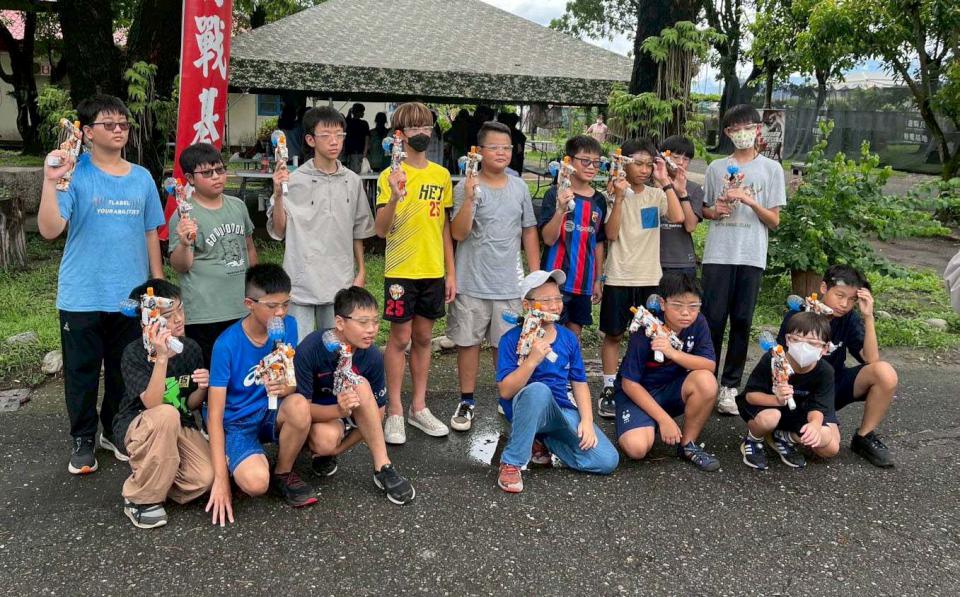 河堤國小前進農場首辦畢業宿營 逾百名親師生參與野炊等系列活動