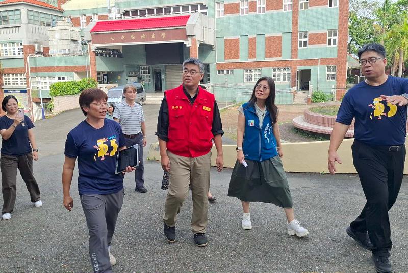 強颱康芮海陸警齊發 高市府訪視要求各校嚴加防範