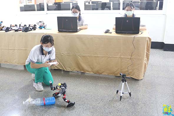 教育部2021國際智慧機器人運動大賽 高英工商資訊科5生囊括3金2銀1銅