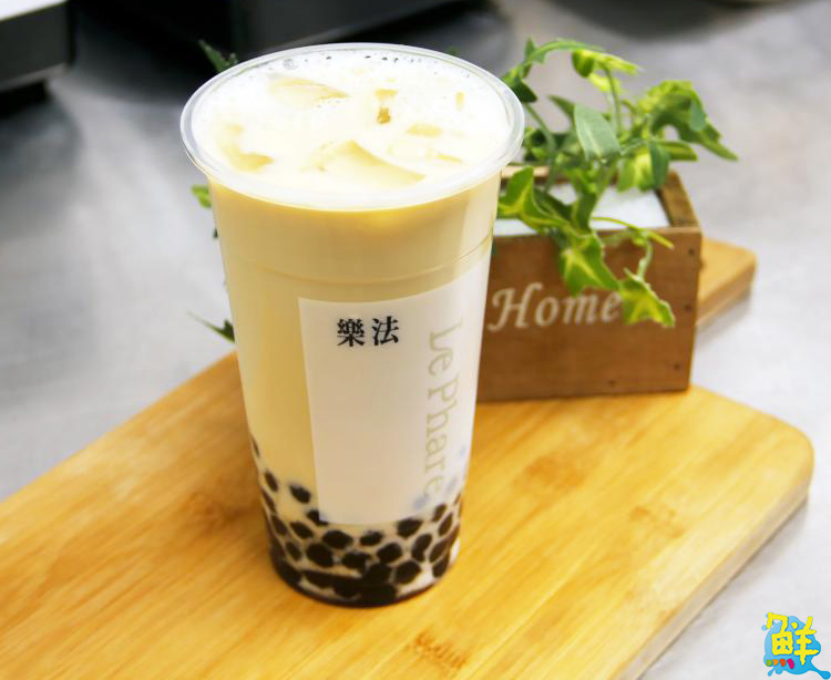 水果系茶飲專家 樂法Le Phare 高雄三多店 真材實料 好喝到沒話說!