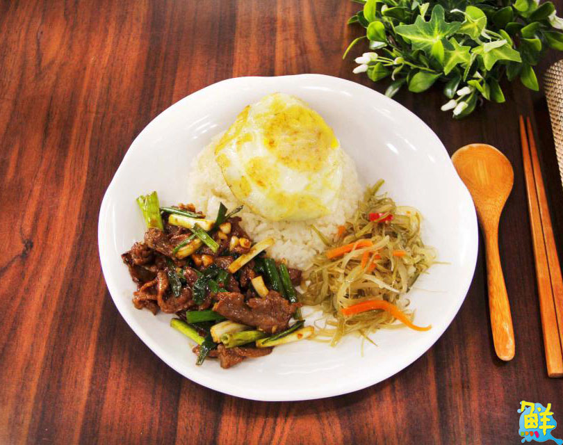 大碗擱滿意 !滿溢食堂 楠梓車站附近 人氣必吃美食