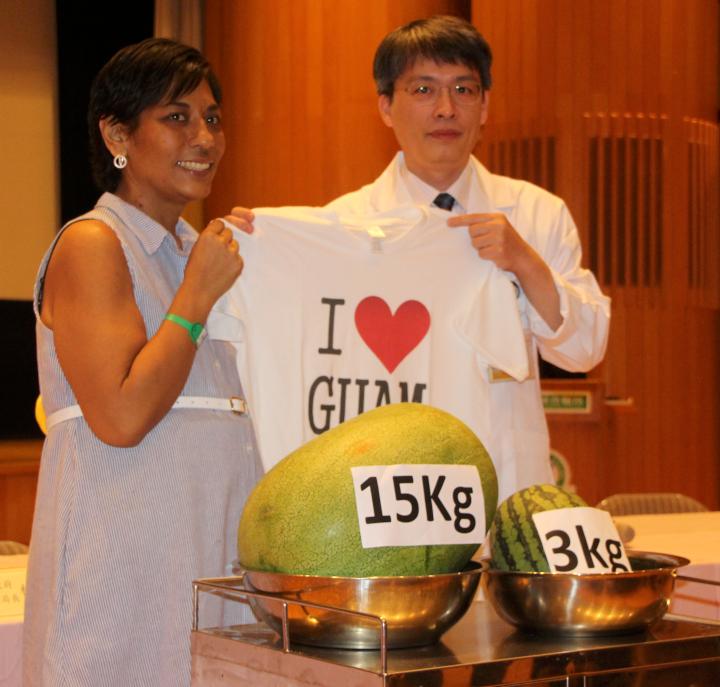 美國關島女法蘭馨腹背18公斤腫瘤 高雄阮綜合醫院減積術加溫熱化療切除