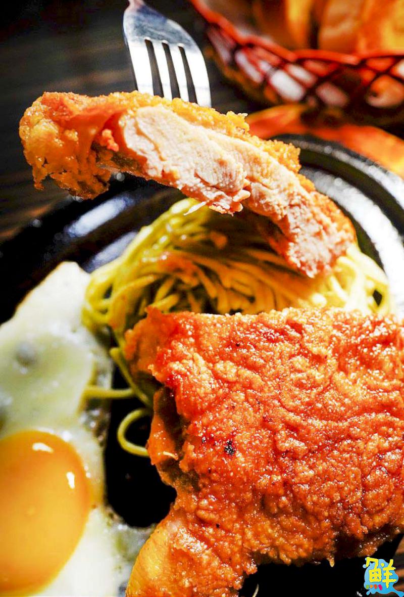 牛排控福音! 犇の野平價原塊牛排讓美味在口中狂犇