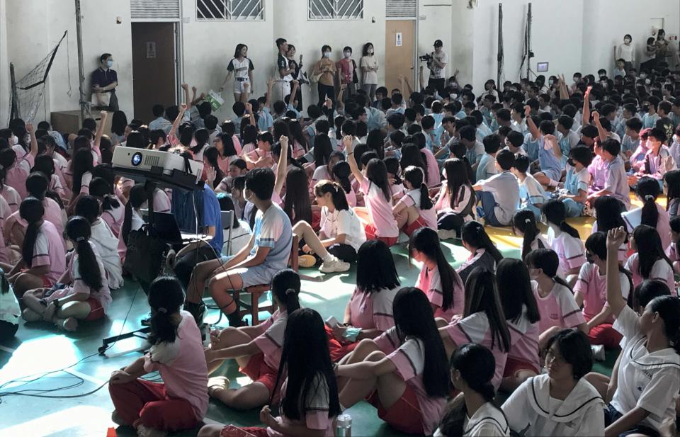 高市運發局攜手中職台鋼雄鷹隊國中小高職生銅板價看球 首巡迴鳳山國中與師生互動